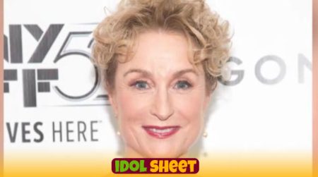 Thea White Net Worth