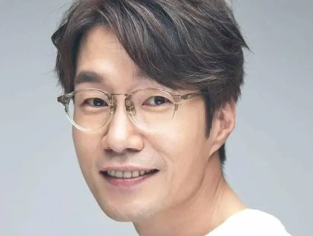 Song Young-kyu Passes Away at 55: Beloved Star of Korean Film and TV Song Young-kyu Passes